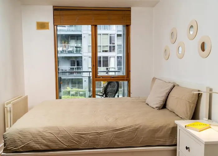 Stunning 1 Bedroom In Grand Cannal *