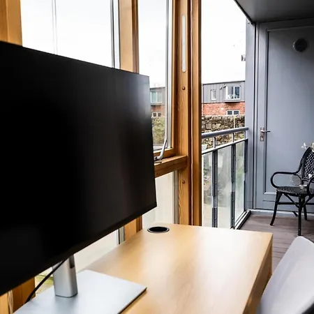 Stunning 1 Bedroom In Grand Cannal