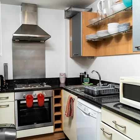 Апартаменты Stunning 1 Bedroom In Grand Cannal