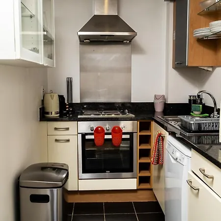 Stunning 1 Bedroom In Grand Cannal Апартаменты